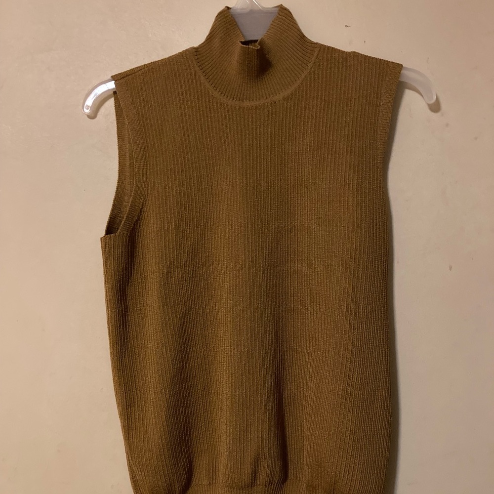 Turtleneck vest polyester trademark size M